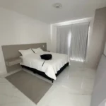 RESIDÊNCIA EXCLUSIVA NO CHARMOSO  CONDOMÍNIO ÁGUAS DE IGARATÁ